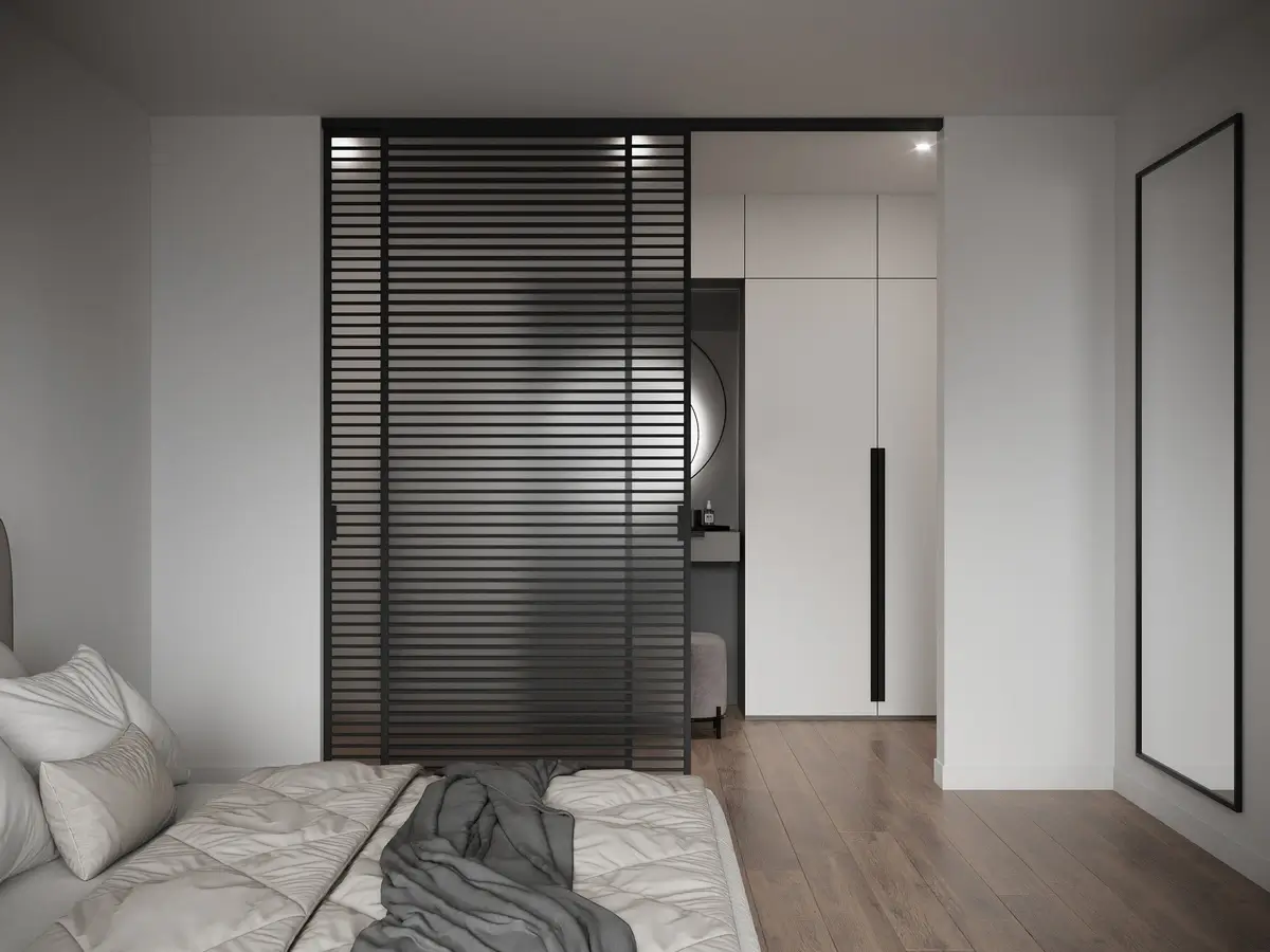 Раздвижная двухстворчатая алюминиевая перегородка Grafia черного цвета с матовым стеклом и накладным алюминиевым декором на входе в спальню